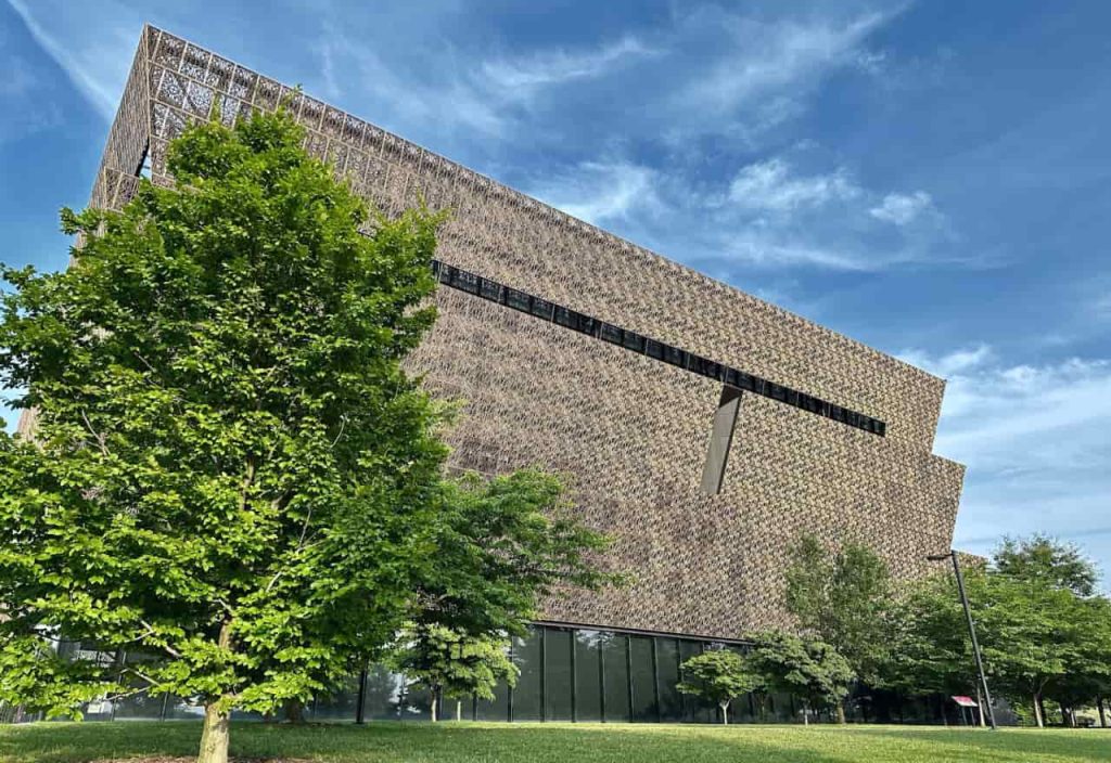 Thumbnail Picture of Local 040 National Museum of African American History